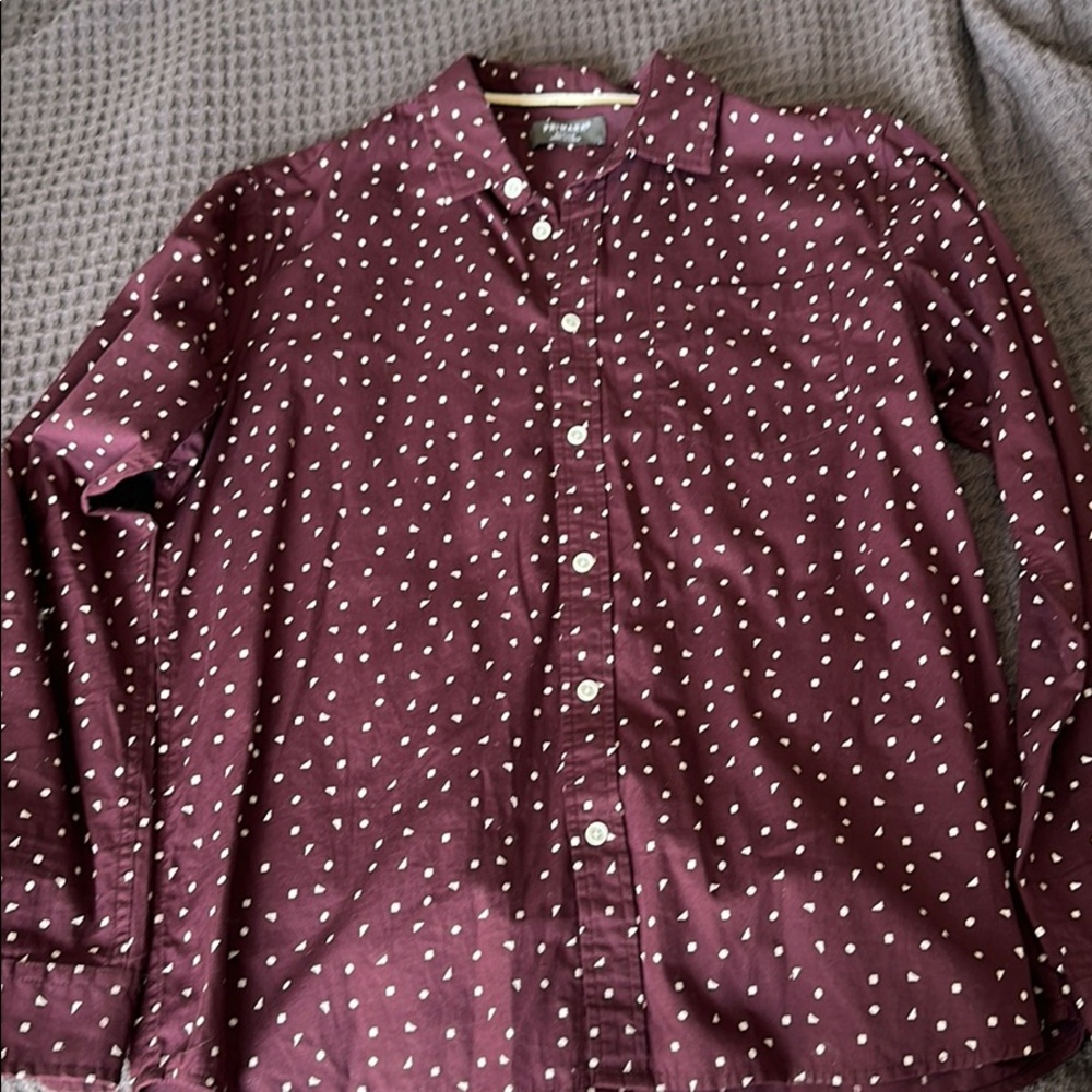 Men’s maroon button down